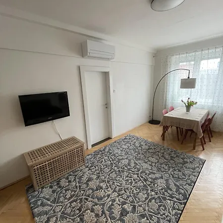 útulný A Tichý Blízko Centra