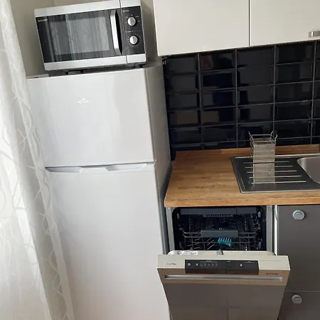 Urban Nest Near City Center דירה *