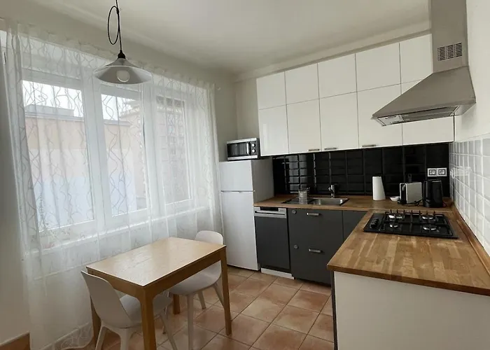 Lägenhet Utulny A Tichy Blizko Centra Bratislava